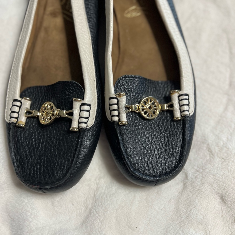 AEROSOLES Black and White Loafers with Metallic Accent